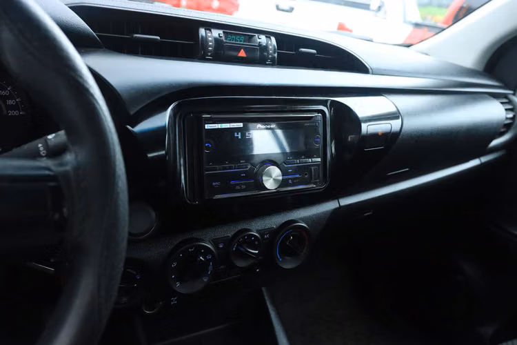 TOYOTA HILUX DX AÑO 2019 FULL EQUIPO 4X4 2.4 CAJA 6TA DOBLE CABINA