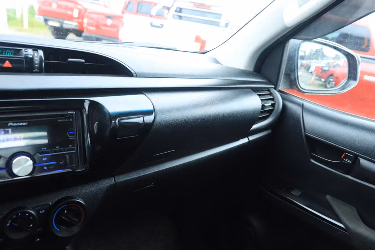 TOYOTA HILUX DX AÑO 2019 FULL EQUIPO 4X4 2.4 CAJA 6TA DOBLE CABINA