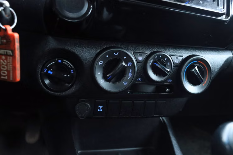TOYOTA HILUX DX AÑO 2019 FULL EQUIPO 4X4 2.4 CAJA 6TA DOBLE CABINA