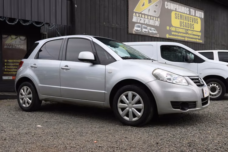 AUTO SUZUKI SX4 2014 1.6 MT BENCINA FULL EQUIPO UNICA DUEÑA !! - Imagen 6