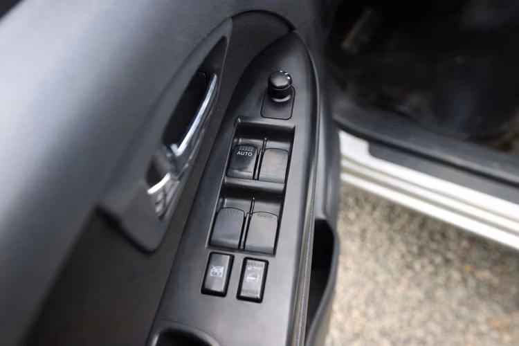 AUTO SUZUKI SX4 2014 1.6 MT BENCINA FULL EQUIPO UNICA DUEÑA !! - Imagen 16