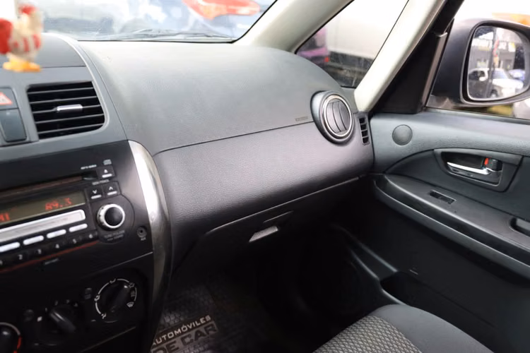 AUTO SUZUKI SX4 2014 1.6 MT BENCINA FULL EQUIPO UNICA DUEÑA !! - Imagen 11