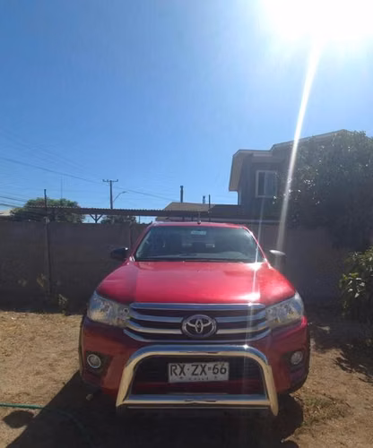 Toyota Hilux 2022 4x4 - Imagen 2