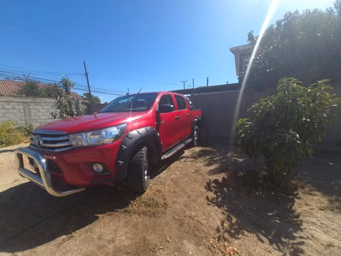 Toyota Hilux 2022 4x4 - Imagen 5
