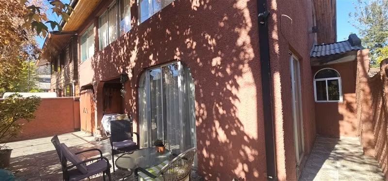 Casa en venta de 5 dorm. en La Reina