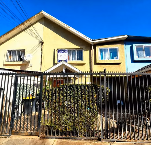 VENTA CASA EN BARRIO HOLANDA MAIPÚ 5H 2B 1E