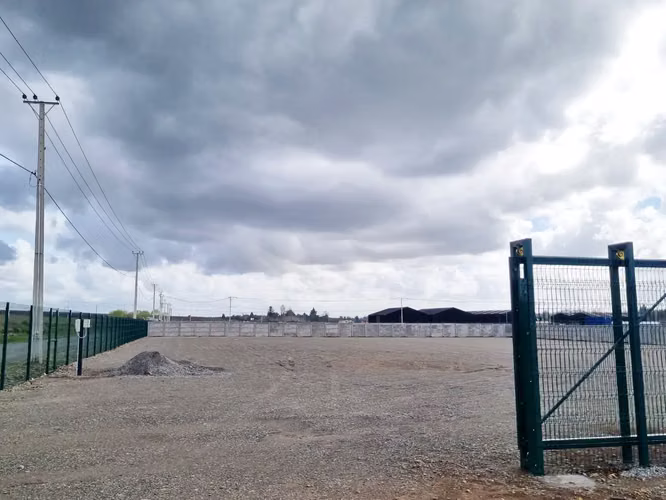 VENTA DE TERRENO EN CONDOMINIO INDUSTRIAL - Imagen 4