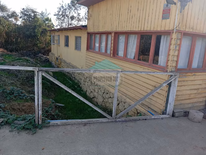 PUERTA DE ENTRADA AL SECTOR GRANIZO, CERCA DE LA CAMPANA