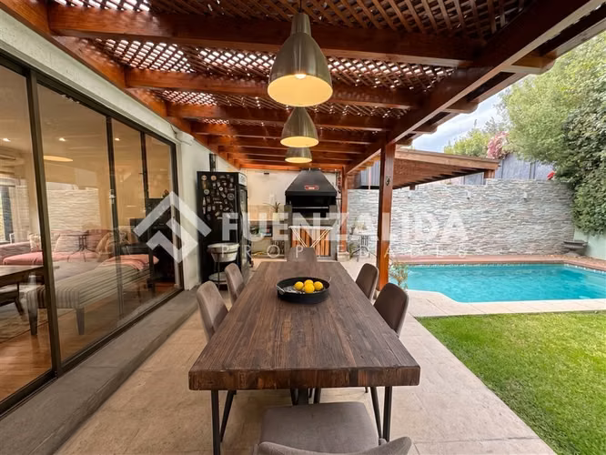 Casa en Condominio - San Carlos de Apoquindo 5D 4B
