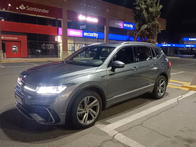 2025 Volkswagen Tiguan 2.0 TSI R-LINE 4MOTION 4X4 AT 5P. - Imagen 2