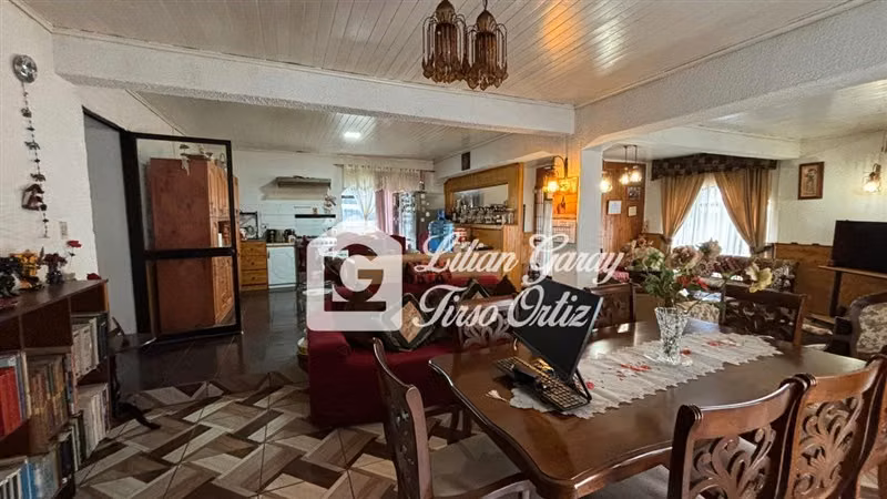 Casa en venta de 5 dorm. en Tomé