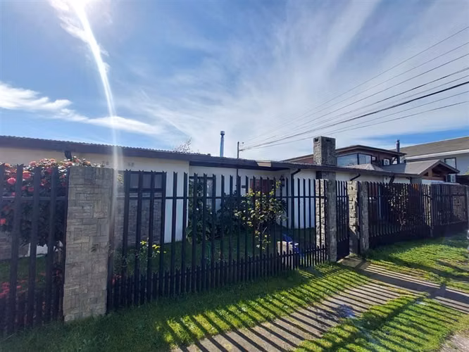 Casa en venta 4 dorm.- Villa Spring Hill San Pedro de la Paz