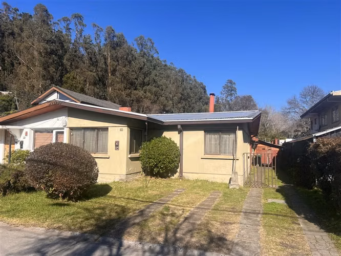 Casa en venta de 4 dorm. en San Pedro de la Paz