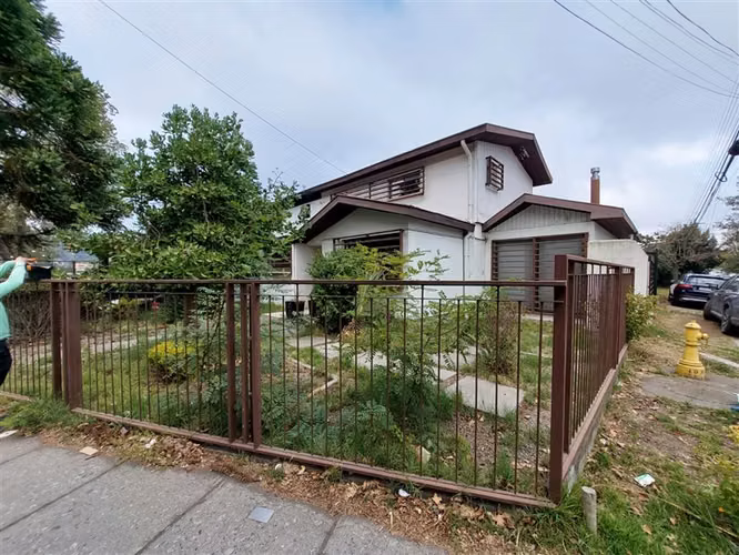 Casa en venta de 4 dorm. en San Pedro de la Paz