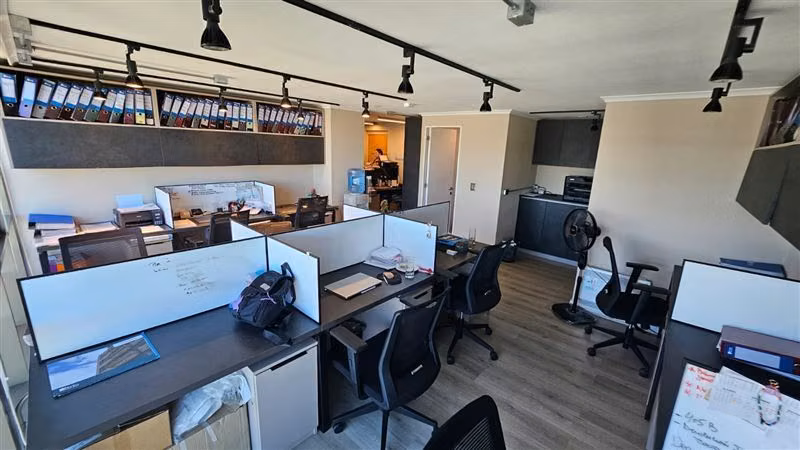 Oficina en venta en Concepción , 3 ESTACIONAMIENTOS Y 3 BOD - Imagen 3