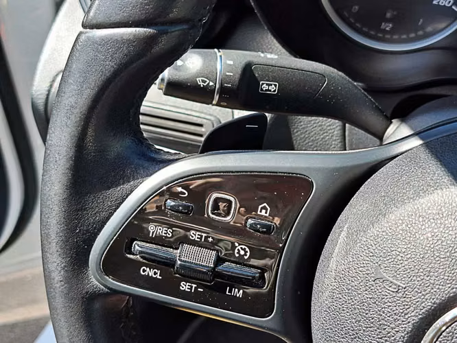 MERCEDES-BENZ C 300 2021