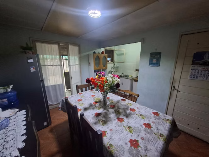 A cuadras del Metro Zapadores. Casa completa sólida en José Santos Ossa - Imagen 4