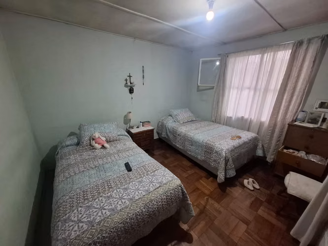 A cuadras del Metro Zapadores. Casa completa sólida en José Santos Ossa - Imagen 15