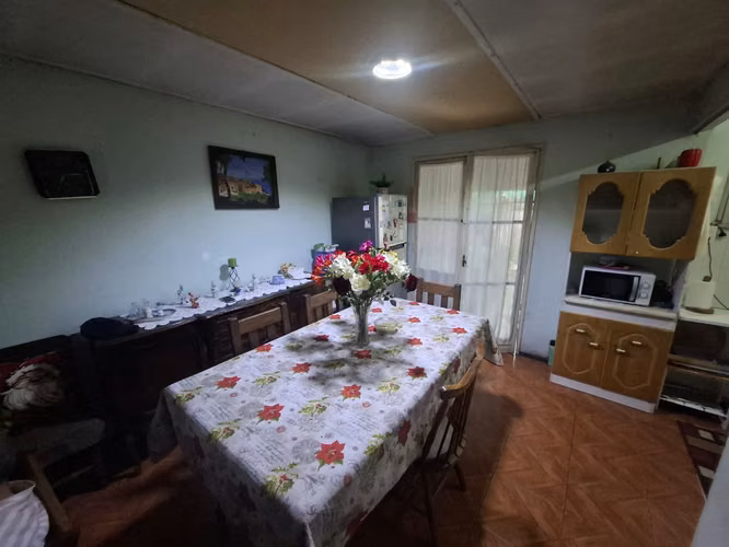 A cuadras del Metro Zapadores. Casa completa sólida en José Santos Ossa - Imagen 5