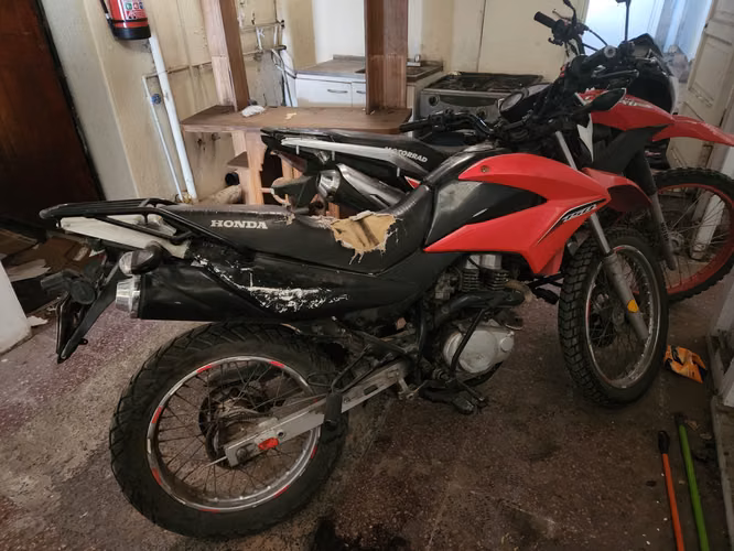 Moto HONDA XR 150 GY 2015