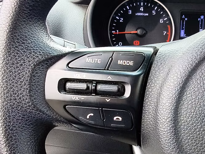KIA SOLUTO 2023 - Imagen 13
