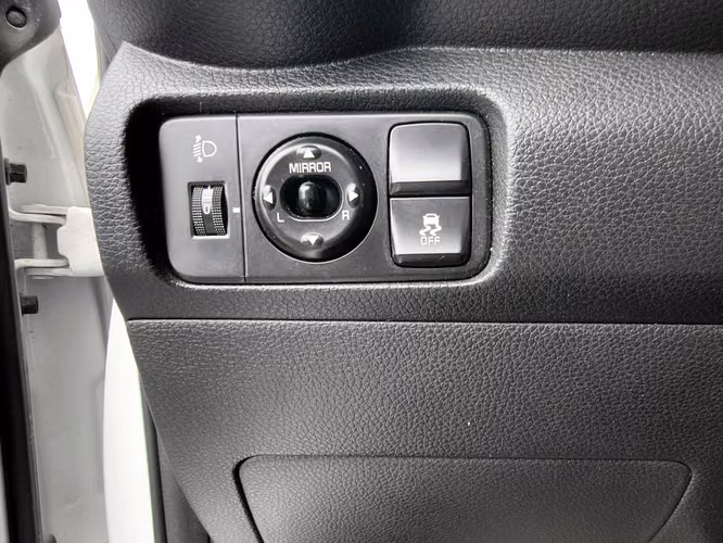 KIA SOLUTO 2023 - Imagen 8