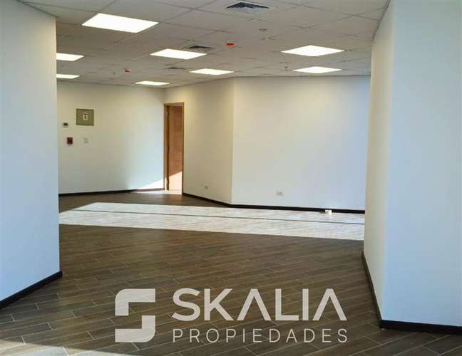 Oficina en arriendo 1807 en torre del centro de Concepción