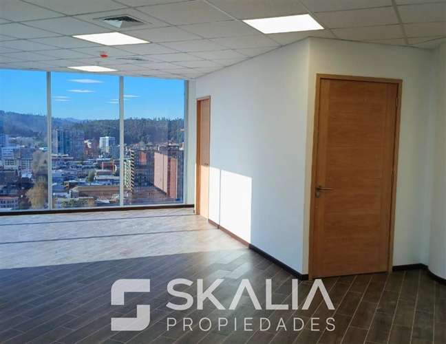 Oficina en arriendo 1807 en torre del centro de Concepción