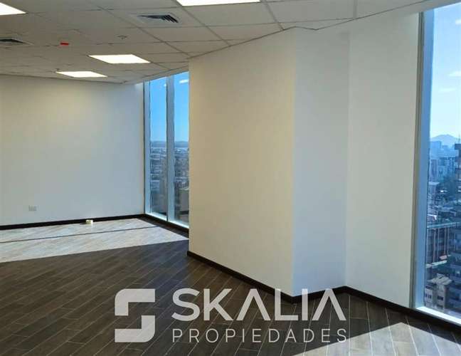 Oficina en arriendo piso 8 en Torre del centro Concepción