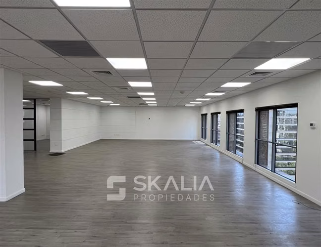 Amplia oficina en arriendo en El Golf, Las Condes - Imagen 7