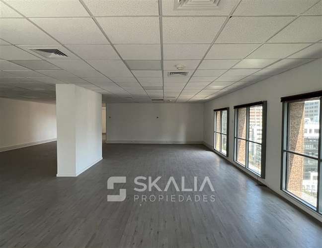 Oficina en arriendo en Edificio Torre del Bosque, El Golf - Imagen 10