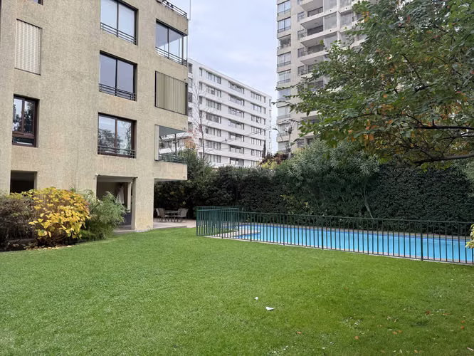 VENTA DEPTO ALMAGRO 4D+3B+2 ESTAC. LAS CONDES (180947)