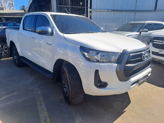 TOYOTA HILUX 2.4 SR MT 4X2 DIESEL - Imagen 3