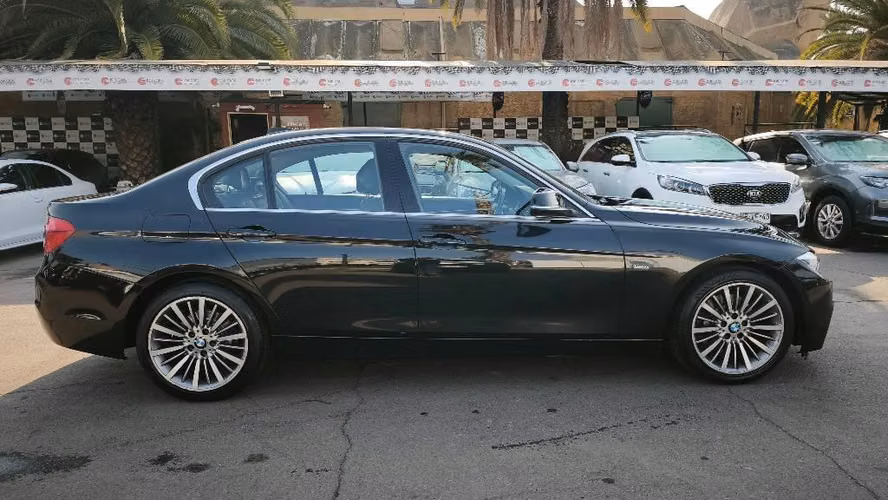 BMW 330I LUXURY 2017