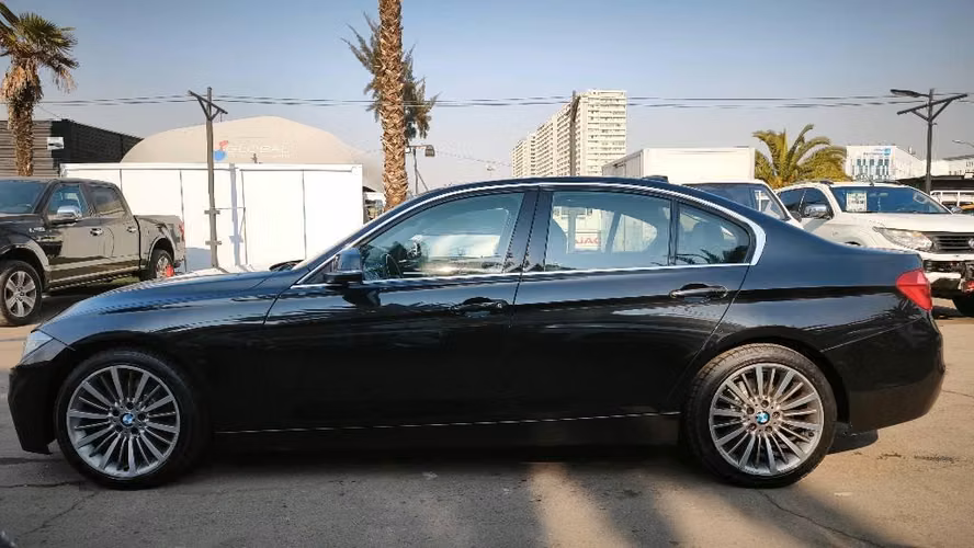 BMW 330I LUXURY 2017