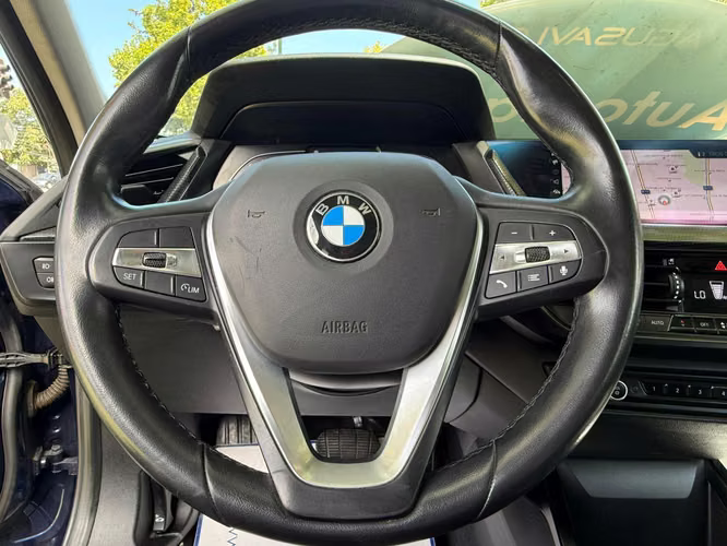 BMW 118i 1.5 DINAMYC 4X2 AT 5P. (2020) - Imagen 15
