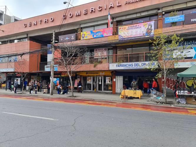 Venta como nuevo Local Caracol Franklin  (180955)
