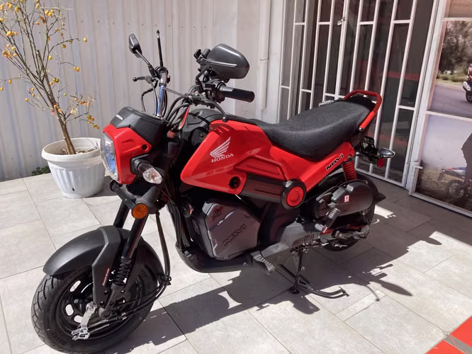 Moto Honda Navi Roja Automática Año 2026