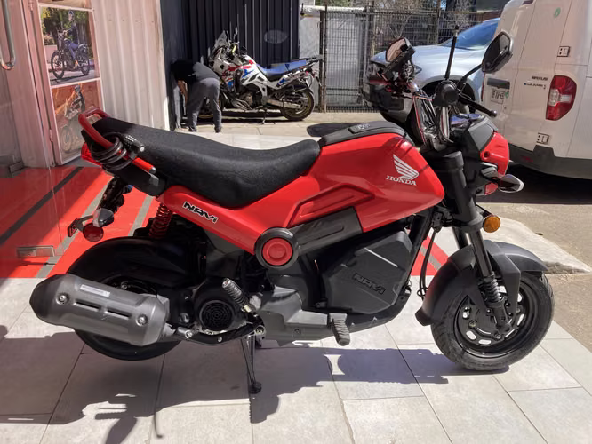 Moto Honda Navi Roja Automática Año 2026