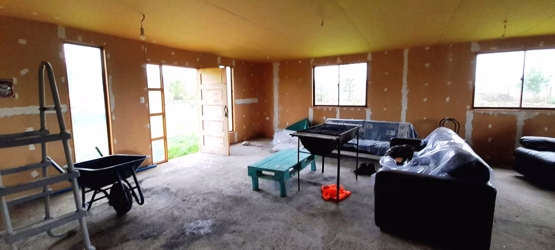 Venta terreno con casa Las Mercedes 3d 2b  (180954)