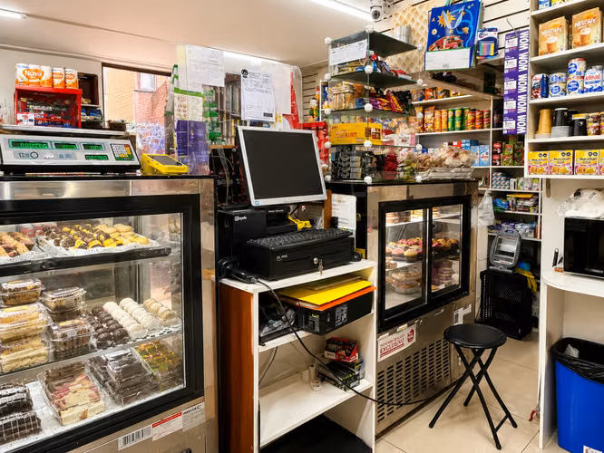 VENTA DERECHO A LLAVE MINIMARKET EN EXCELENTE UBICACIÓN - Imagen 7
