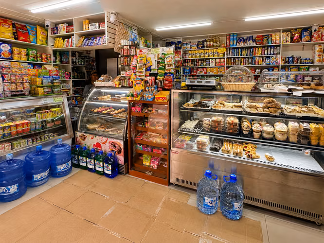 VENTA DERECHO A LLAVE MINIMARKET EN EXCELENTE UBICACIÓN - Imagen 1