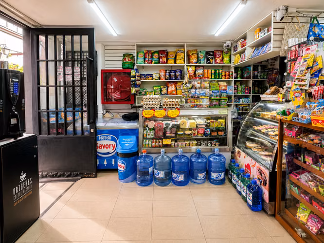 VENTA DERECHO A LLAVE MINIMARKET EN EXCELENTE UBICACIÓN - Imagen 3