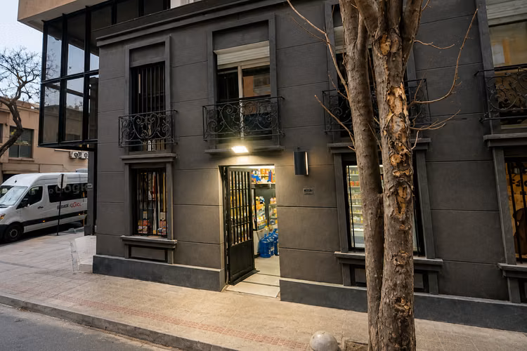 VENTA DERECHO A LLAVE MINIMARKET EN EXCELENTE UBICACIÓN - Imagen 11