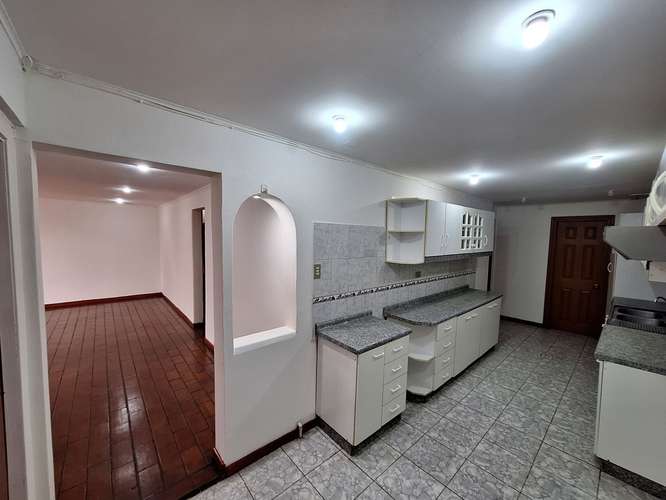 VENDO EXTRAORDINARIA CASA  DE 140 M2 