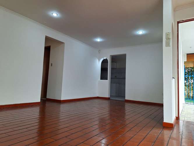 VENDO EXTRAORDINARIA CASA  DE 140 M2 