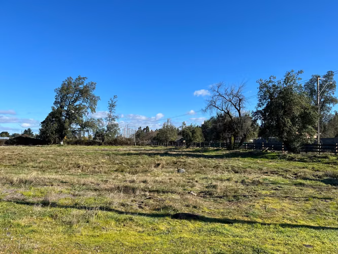 NATURALEZA IMPONENTE Y COMODIDAD URBANA CON ACCESO A RÍO - Imagen 13