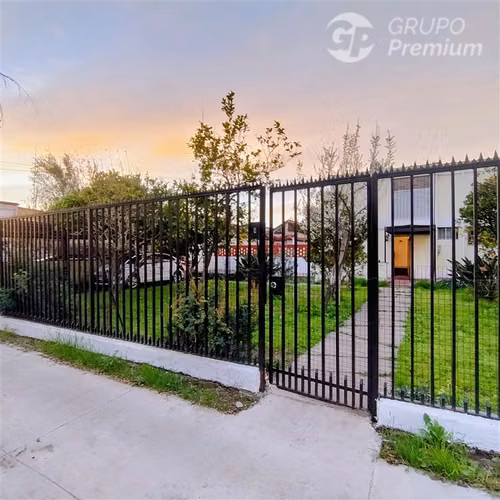 Casa 3D y servicios Estac. Techado Pasaje Cerrado San Miguel