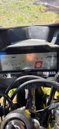Moto Yamaha R15 v3