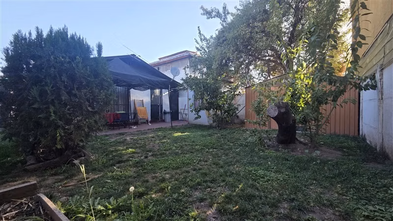 CASA CON AMPLIO TERRENO A PASOS DEL METRO PROTECTORA - Imagen 26